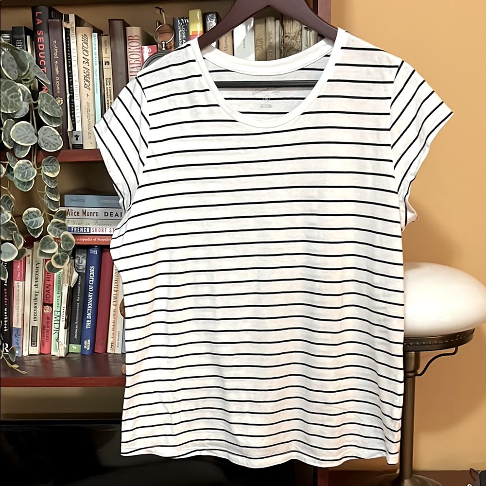 Classic Cotton Striped White and Black Women's Tee Sz L - XL